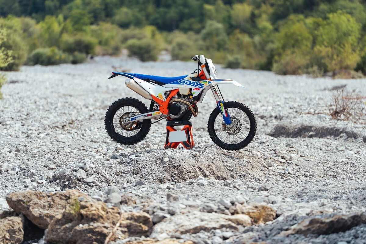 KTM presenta le EXC 6DAYS 2026